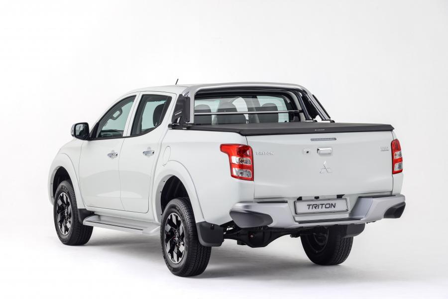  Mitsubishi Triton Double Cab 2017 года  (ZA) (фото 5 из 30)